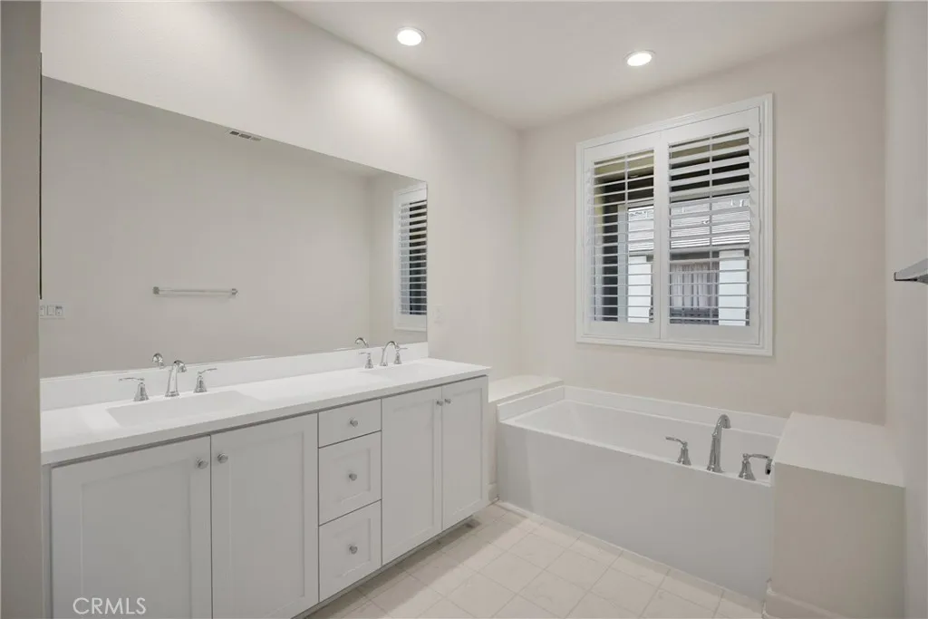 3530 E Delight Paseo 208, Ontario, California 91761 home-pic-6