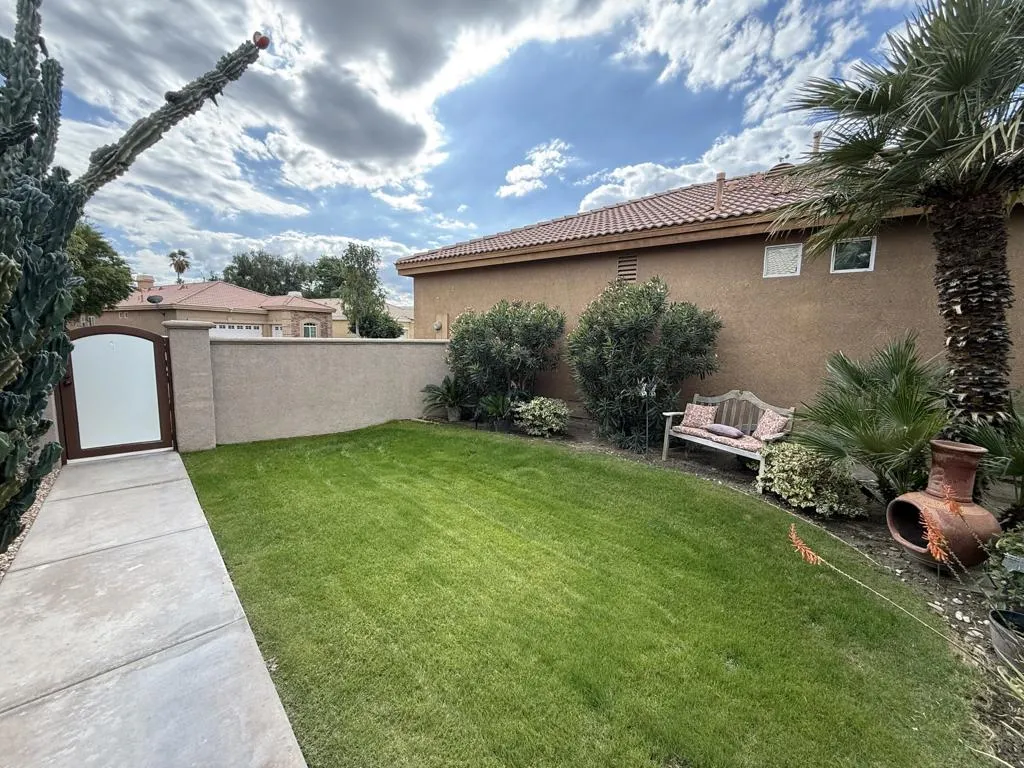 82810 Odlum Drive, Indio, California 92201 home-pic-8