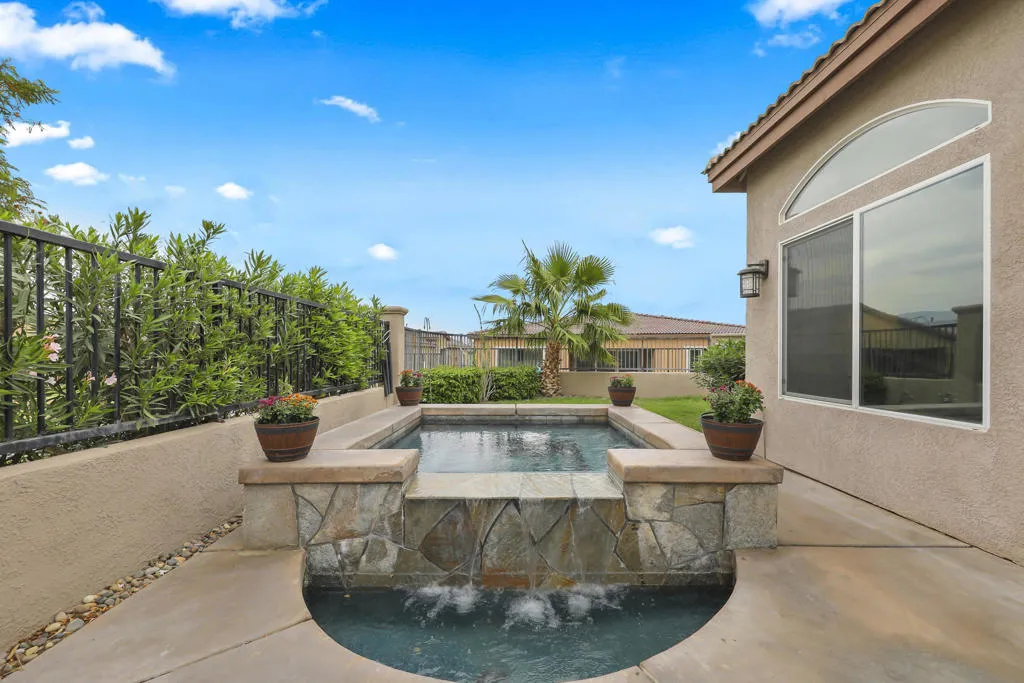 82810 Odlum Drive, Indio, California 92201 home-pic-2