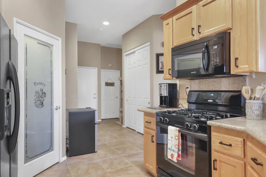 82810 Odlum Drive, Indio, California 92201 home-pic-17