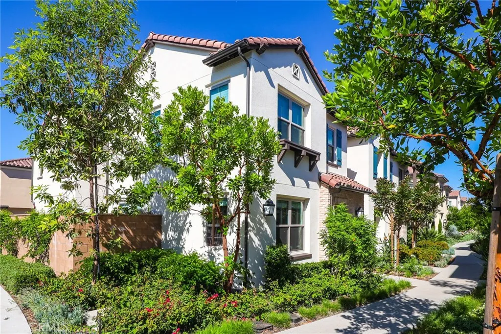 152 Newburry, Irvine, California 92618 home-pic-25