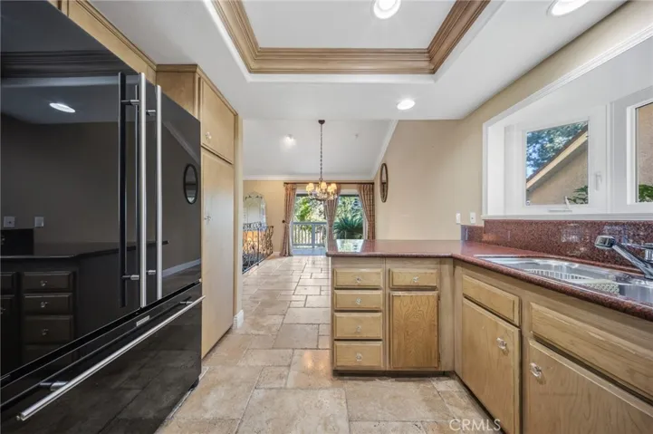 113 CC Kitchen to Dining View