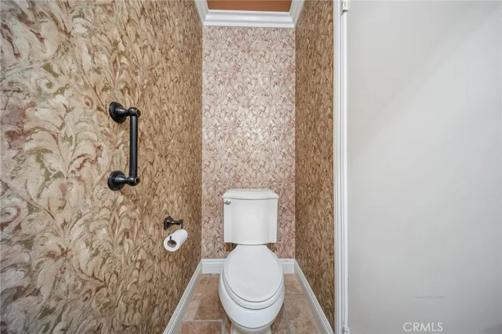 113 CC Powder Room toilet