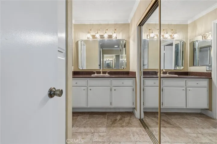 113 CC Primary Bedroom Vanity