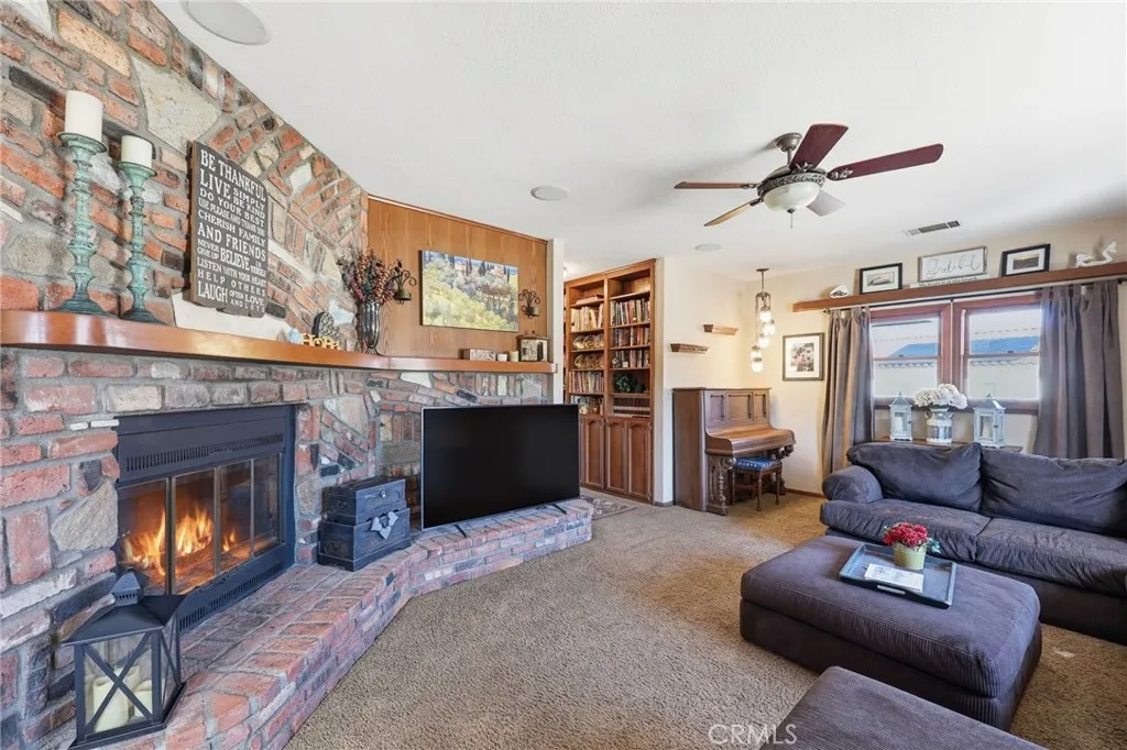 11135 Old Fashion, Riverside, California 92503 home-pic-4