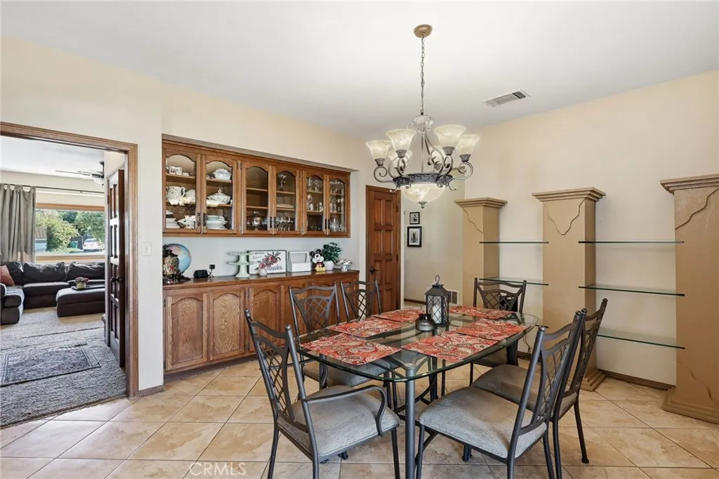 11135 Old Fashion, Riverside, California 92503 home-pic-9