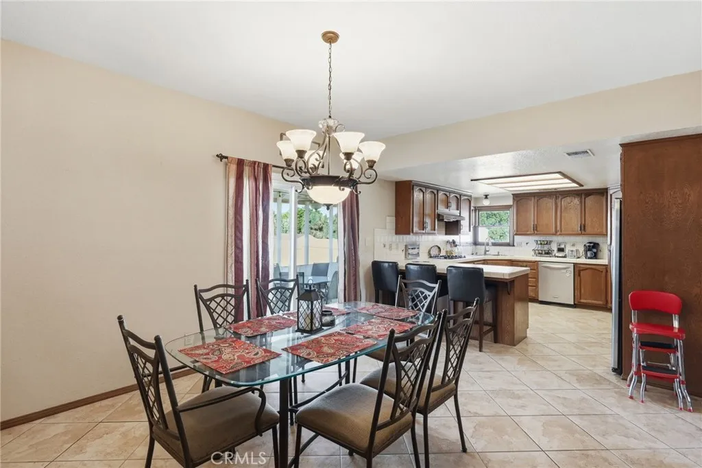 11135 Old Fashion, Riverside, California 92503 home-pic-7
