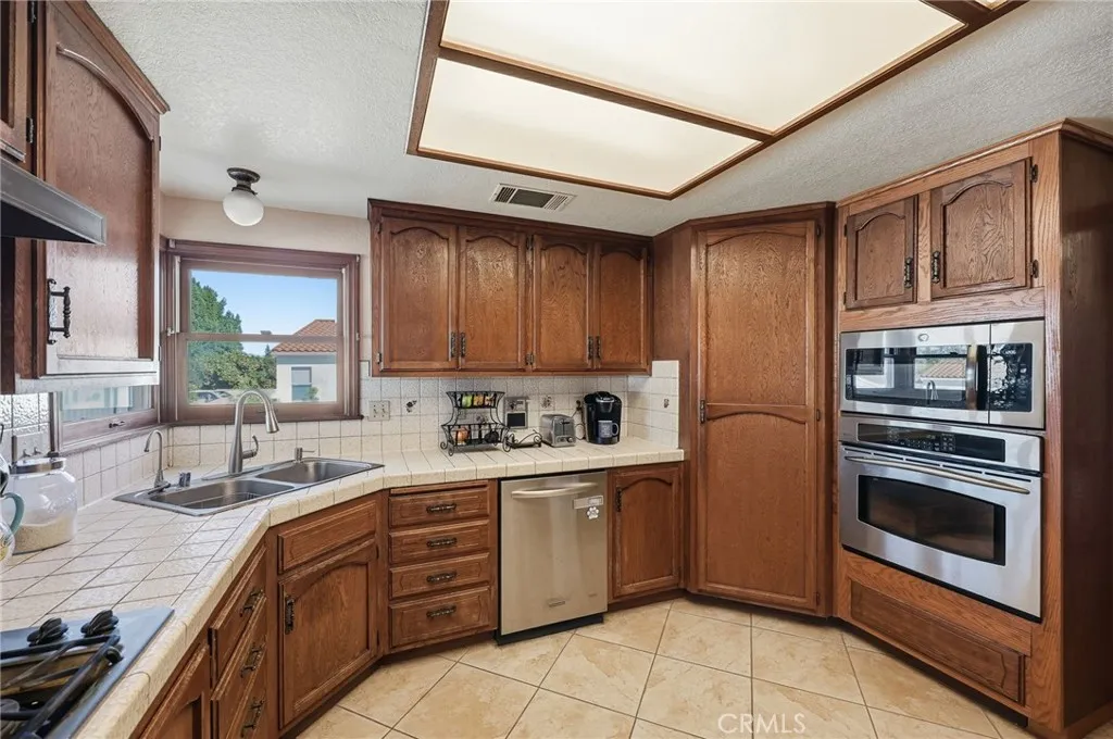 11135 Old Fashion, Riverside, California 92503 home-pic-14