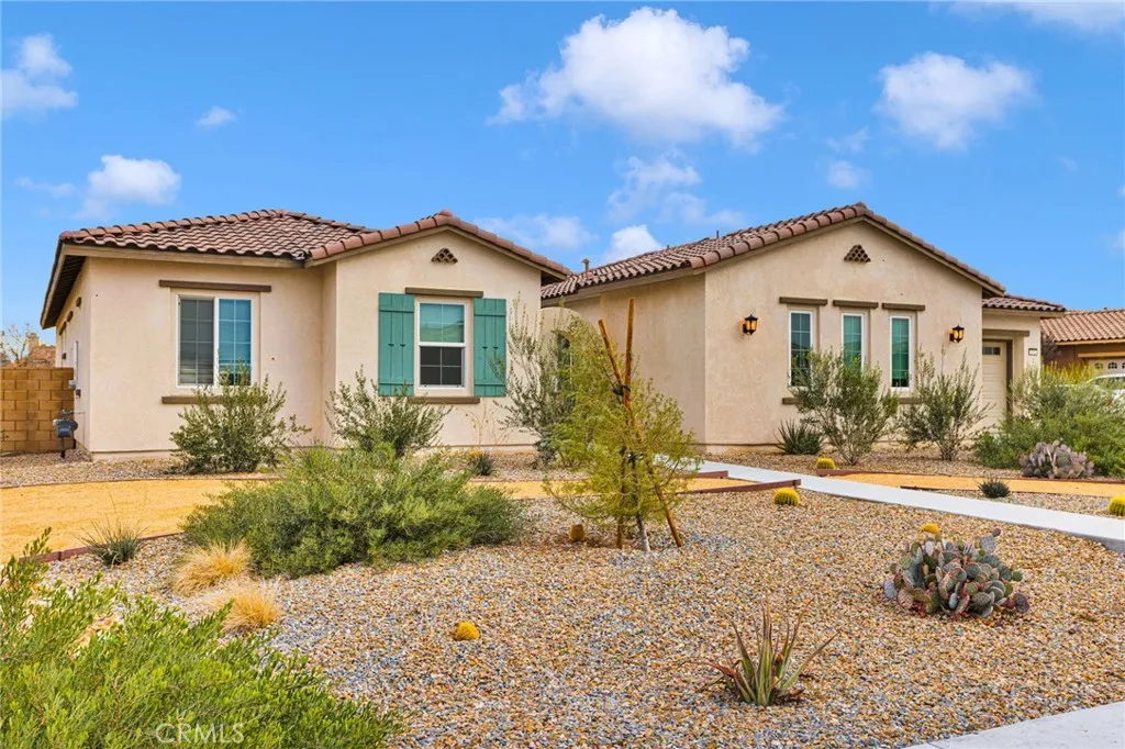 12925 Davona Dale, Apple Valley, California 92308 home-pic-2