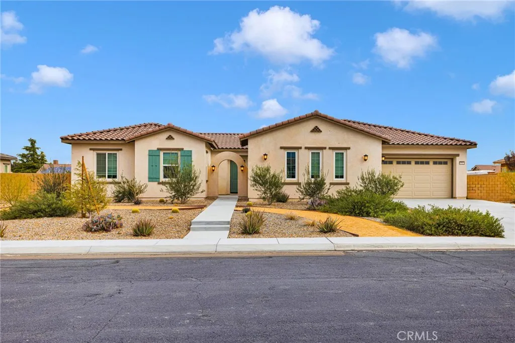 12925 Davona Dale, Apple Valley, California 92308 home-pic-1
