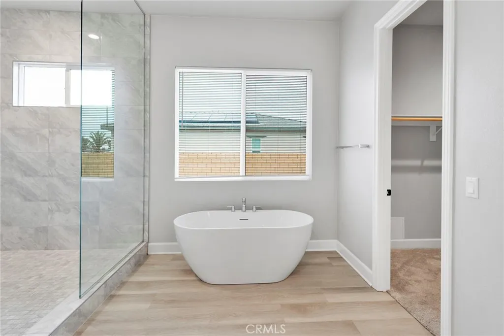 12925 Davona Dale, Apple Valley, California 92308 home-pic-32