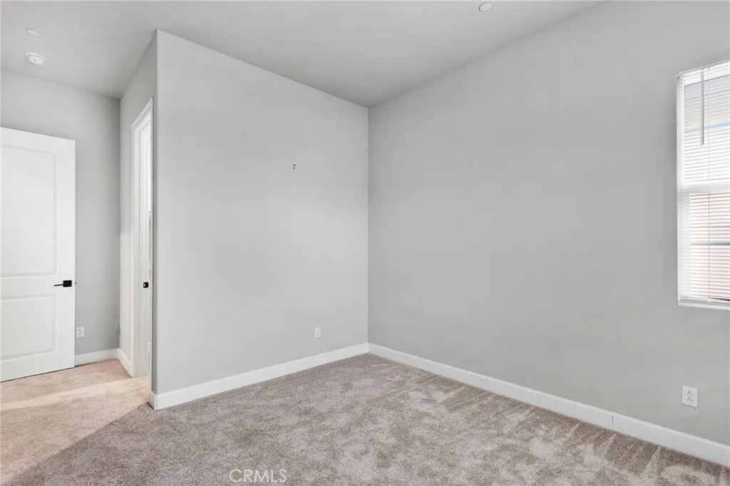 12925 Davona Dale, Apple Valley, California 92308 home-pic-37