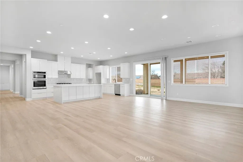 12925 Davona Dale, Apple Valley, California 92308 home-pic-15