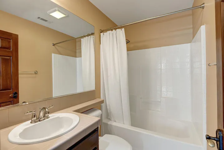 GUEST BATHROOM DOWNSTAIRS