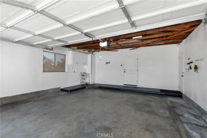Oversized 2 Car Garage