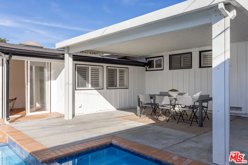 1881 Hackett Avenue, Long Beach, California 90815 home-pic-35