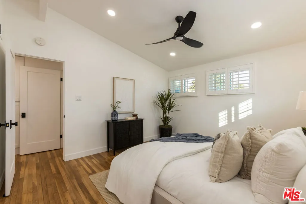 1881 Hackett Avenue, Long Beach, California 90815 home-pic-22