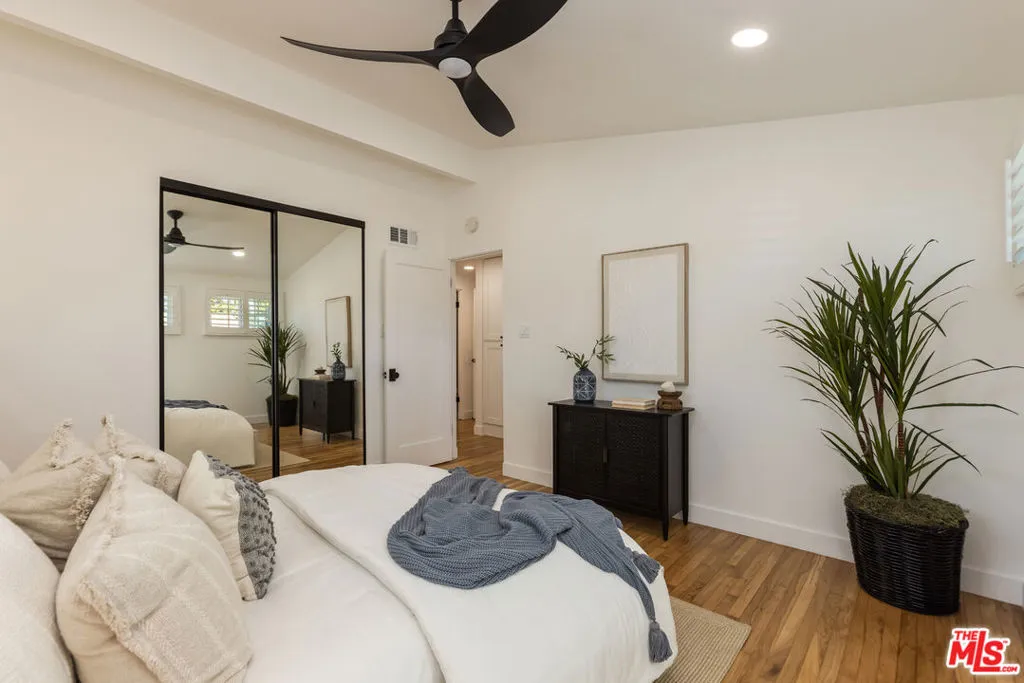 1881 Hackett Avenue, Long Beach, California 90815 home-pic-23