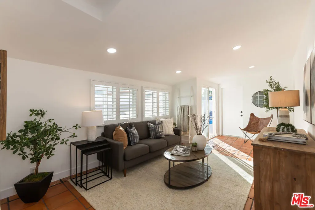 1881 Hackett Avenue, Long Beach, California 90815 home-pic-29