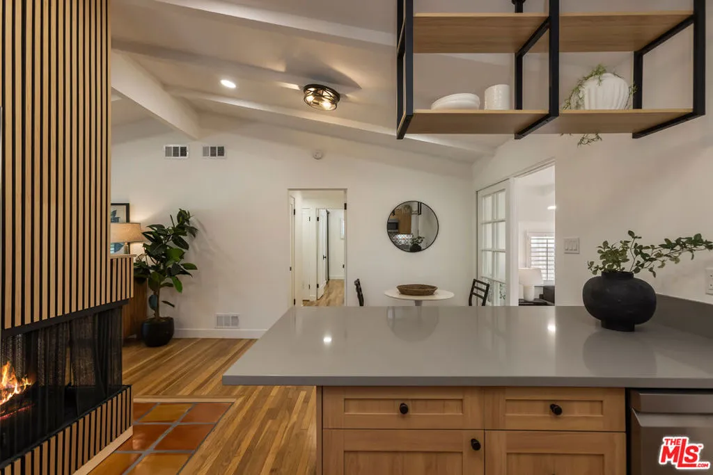 1881 Hackett Avenue, Long Beach, California 90815 home-pic-14