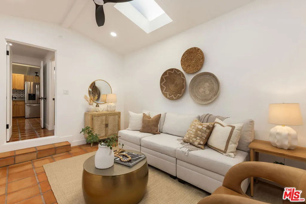 1881 Hackett Avenue, Long Beach, California 90815 home-pic-19