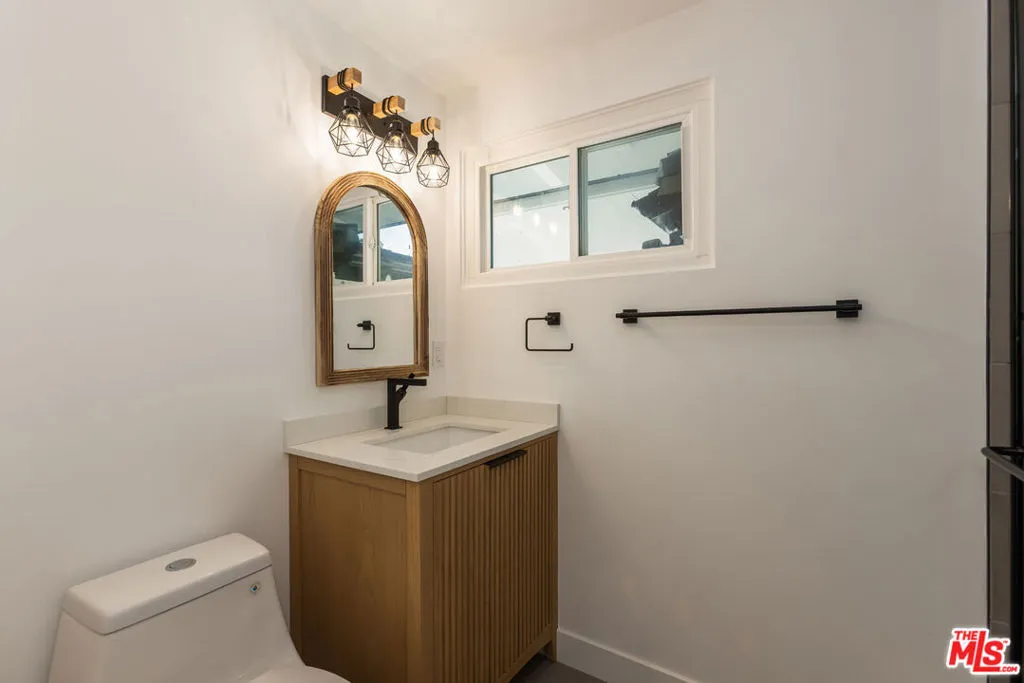 1881 Hackett Avenue, Long Beach, California 90815 home-pic-28