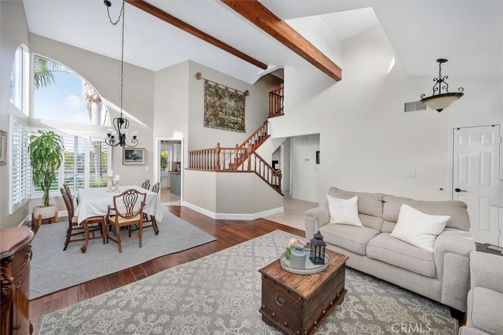 22507 Poplar Street, Saugus, California 91390 home-pic-6