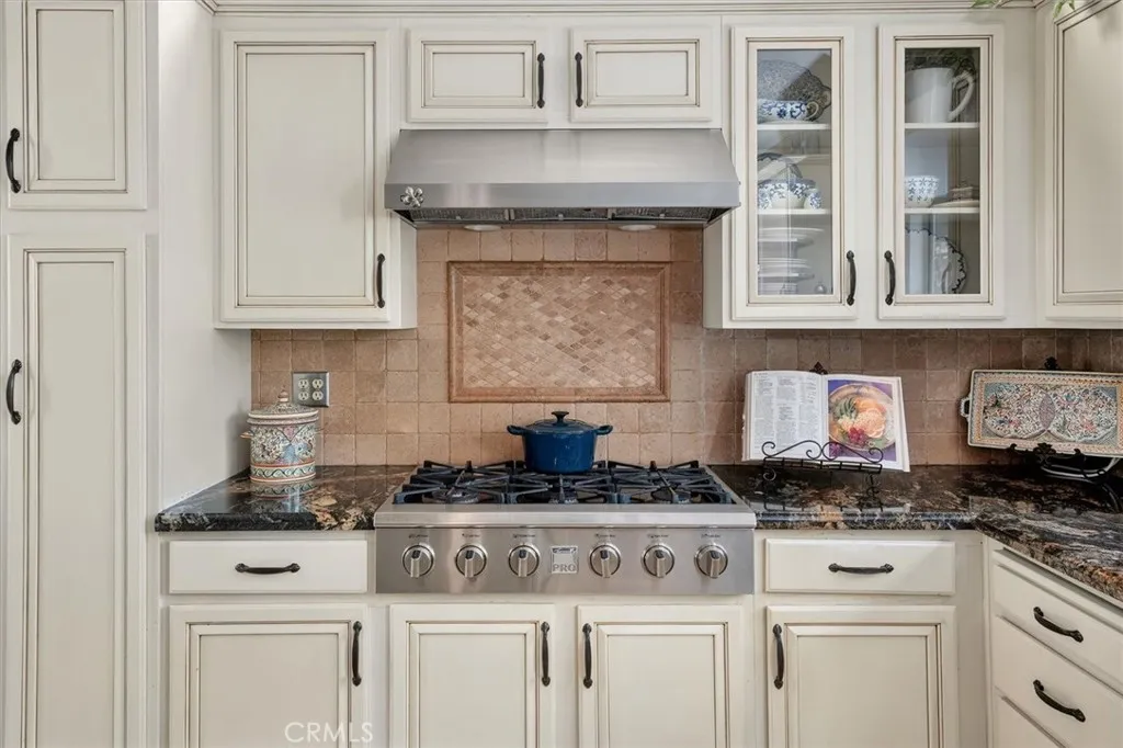 22507 Poplar Street, Saugus, California 91390 home-pic-12