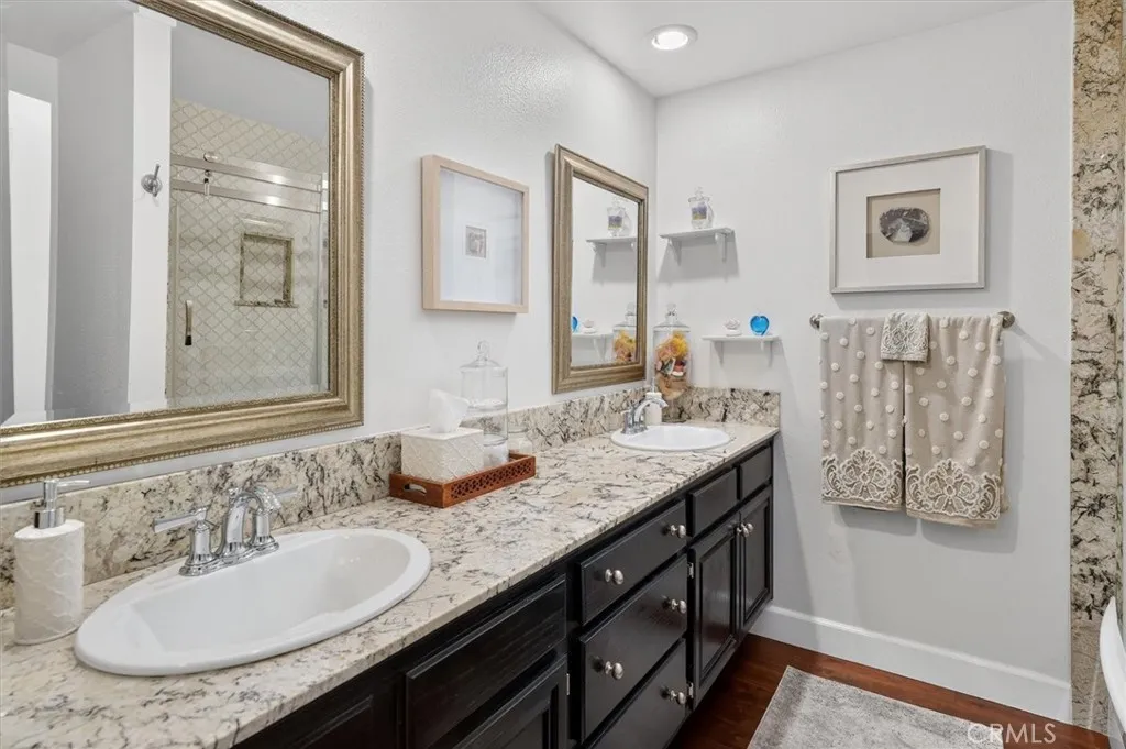 22507 Poplar Street, Saugus, California 91390 home-pic-40