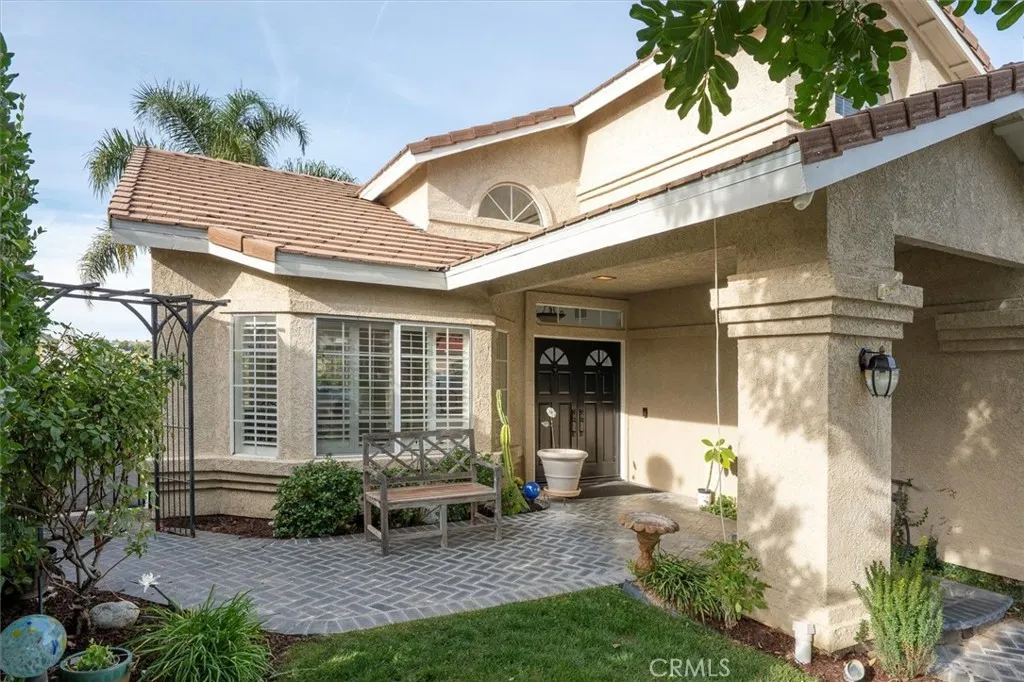 22507 Poplar Street, Saugus, California 91390 home-pic-2