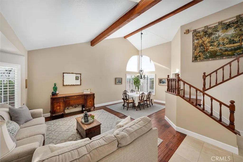 22507 Poplar Street, Saugus, California 91390 home-pic-3