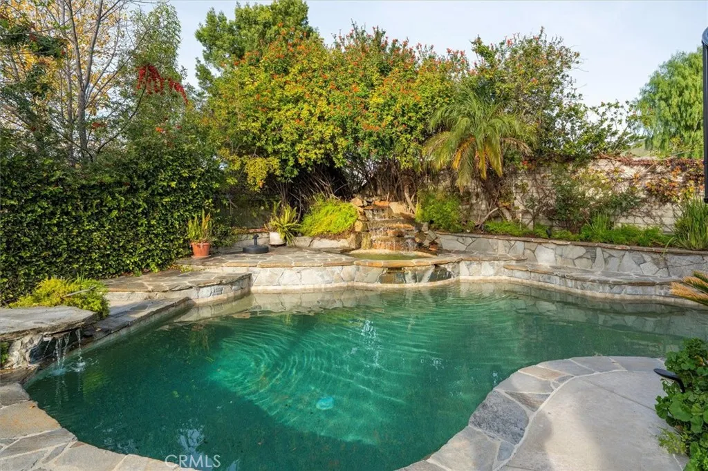 22507 Poplar Street, Saugus, California 91390 home-pic-23