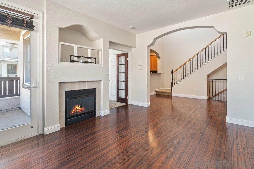 41543 King Palm Avenue 5, Murrieta, California 92562 home-pic-1