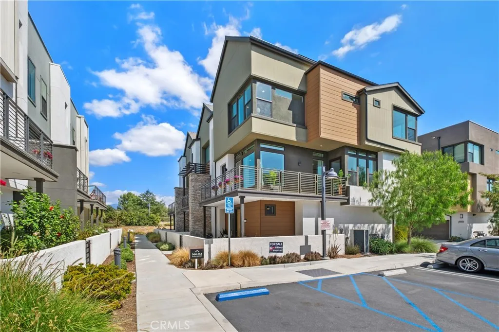 154 Keeper, Irvine, California 92618 home-pic-1