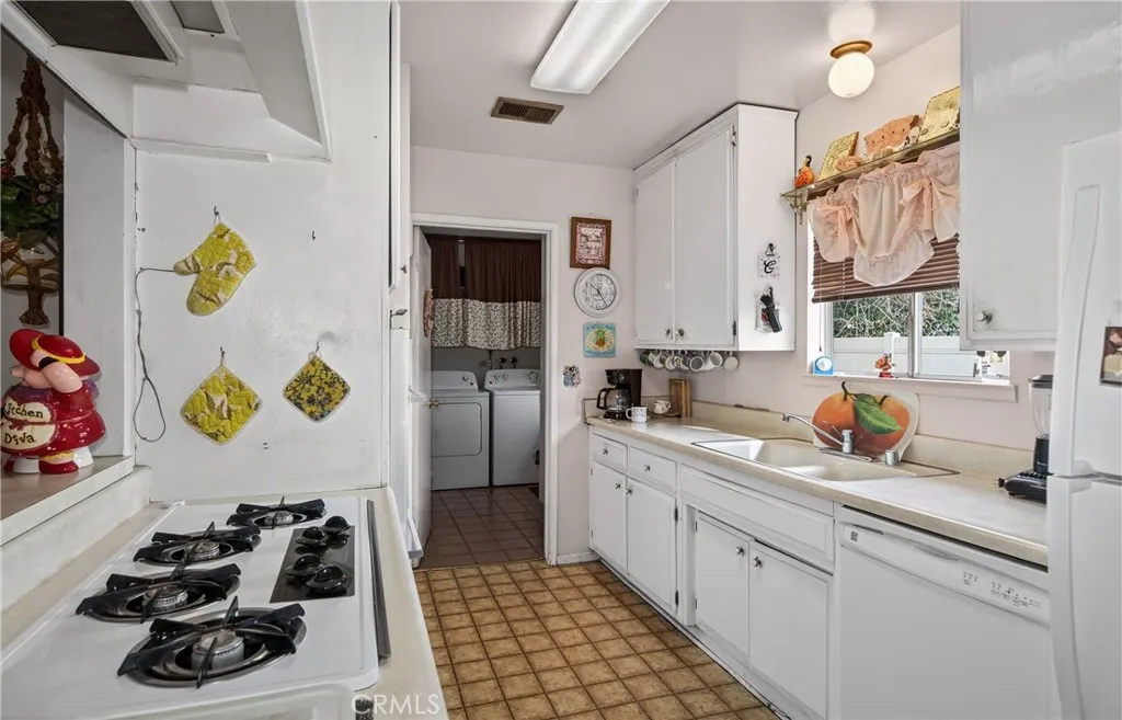 1193 W King, Banning, California 92220 home-pic-10