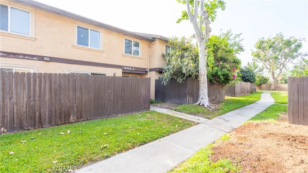 12302 Runnymede Street 4, North Hollywood, California 91605 home-pic-18