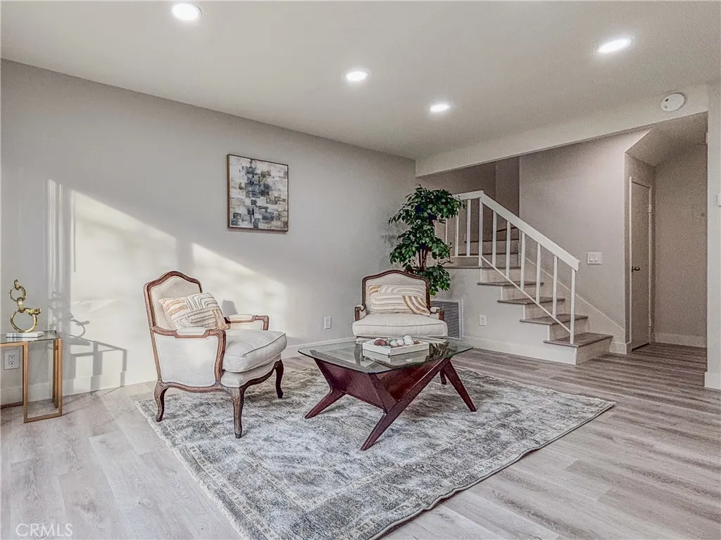 12302 Runnymede Street 4, North Hollywood, California 91605 home-pic-2
