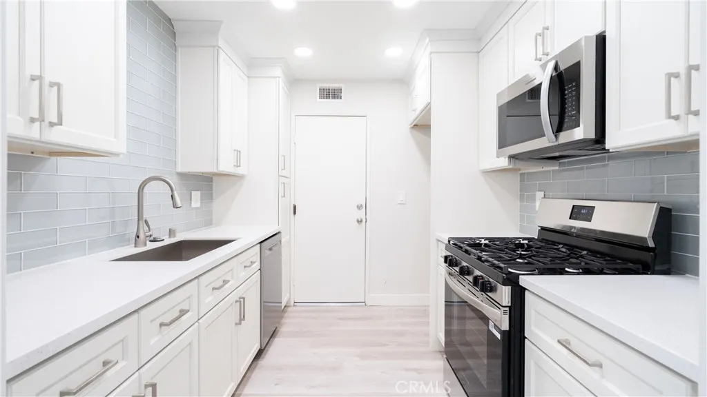12302 Runnymede Street 4, North Hollywood, California 91605 home-pic-7