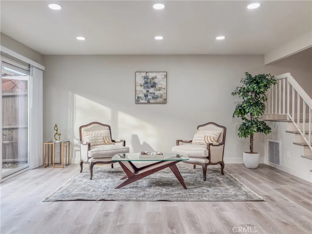 12302 Runnymede Street 4, North Hollywood, California 91605 home-pic-1