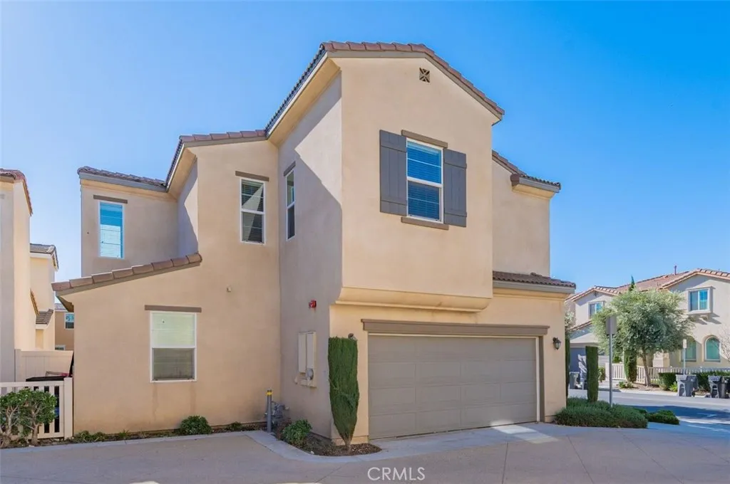 11533 Cambria Court, Chino, California 91710 home-pic-2