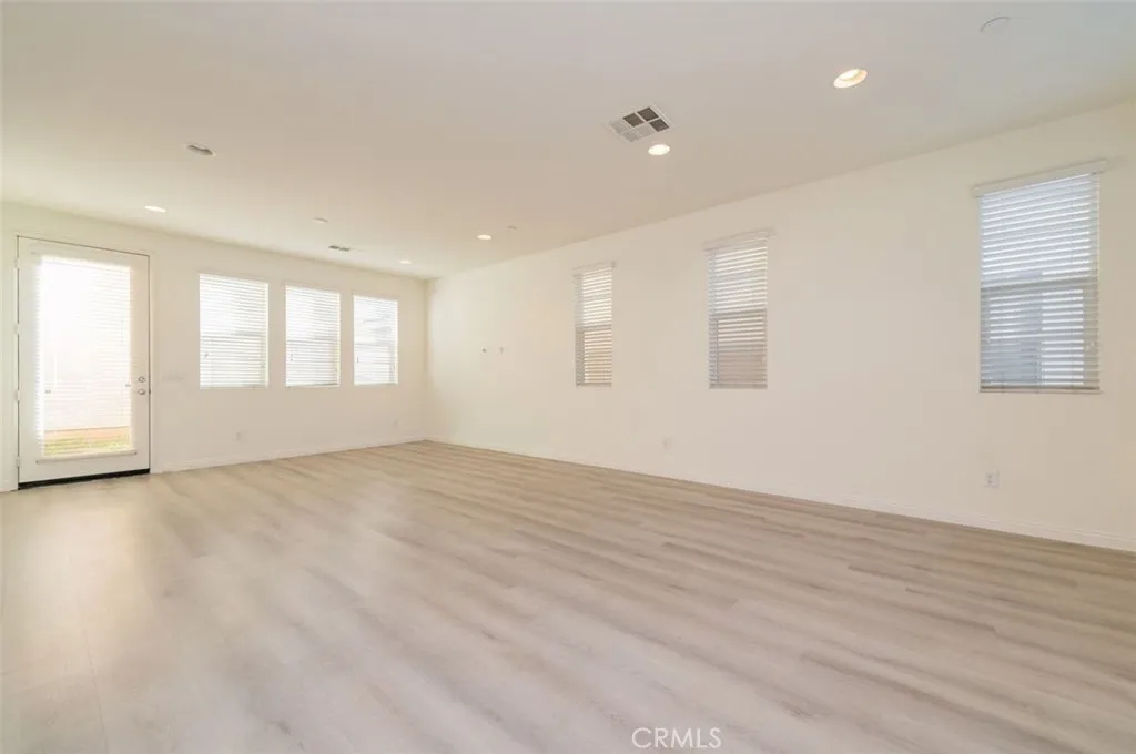11533 Cambria Court, Chino, California 91710 home-pic-7