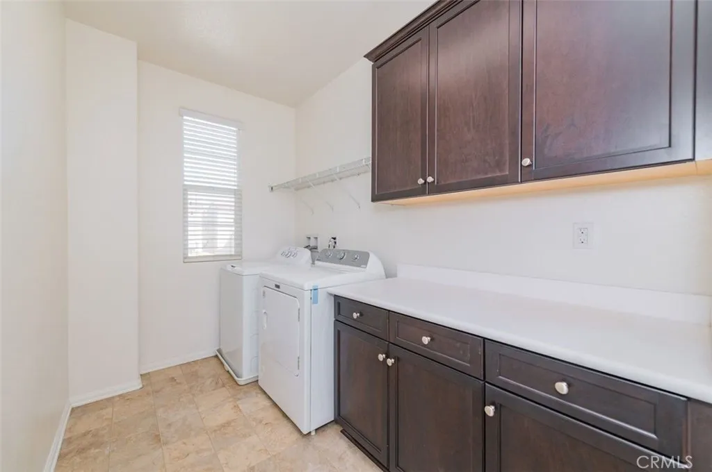 11533 Cambria Court, Chino, California 91710 home-pic-16
