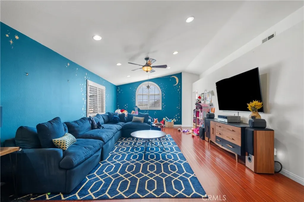 27712 Lonestar Place, Castaic, California 91384 home-pic-15