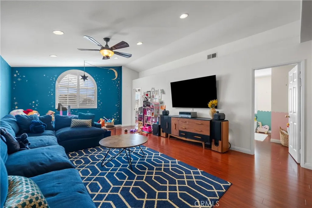 27712 Lonestar Place, Castaic, California 91384 home-pic-16