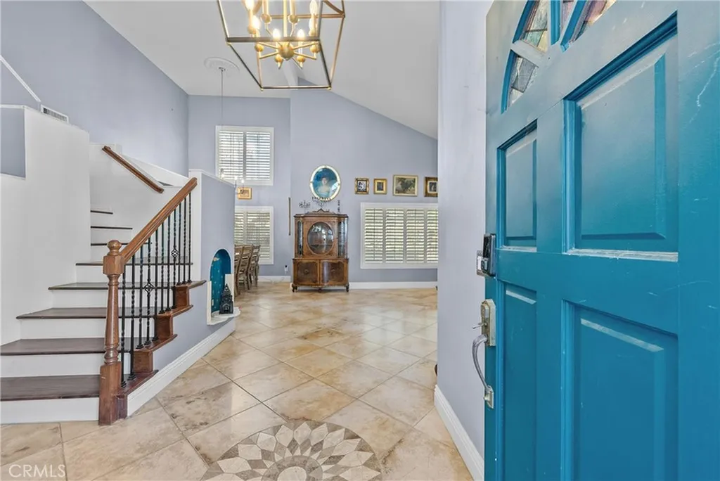27712 Lonestar Place, Castaic, California 91384 home-pic-2