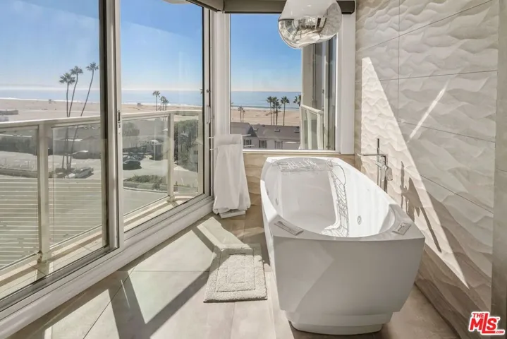 101 Ocean Avenue A100, Santa Monica, California 90402