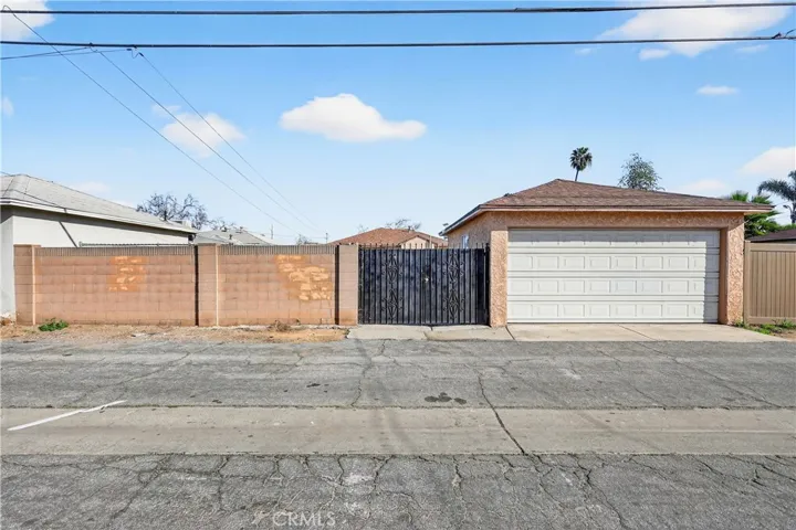 13339 Crocker, Los Angeles, California 90061