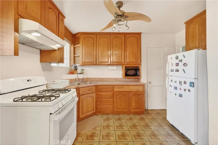 13339 Crocker, Los Angeles, California 90061