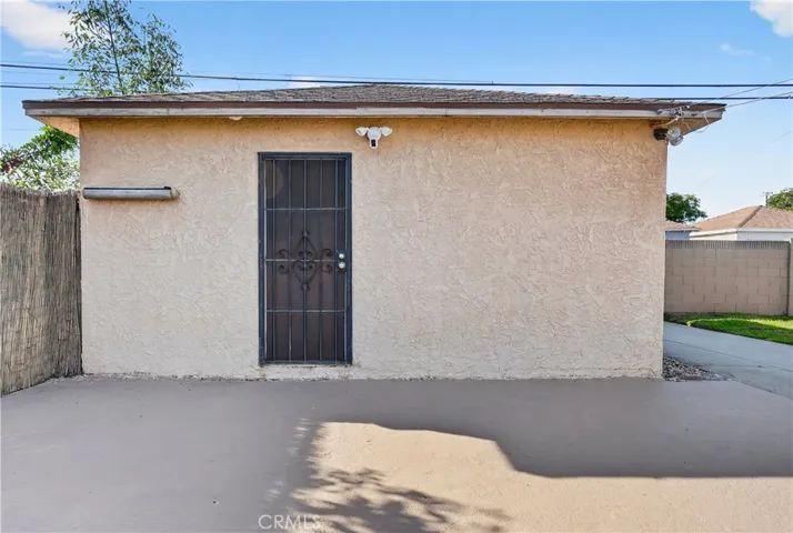 13339 Crocker, Los Angeles, California 90061