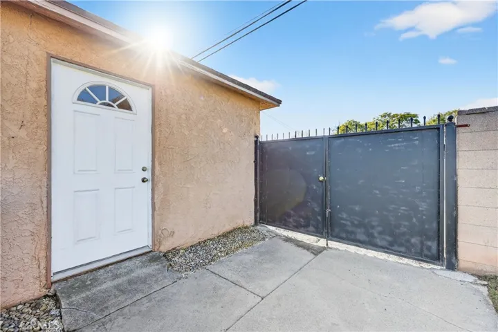 13339 Crocker, Los Angeles, California 90061